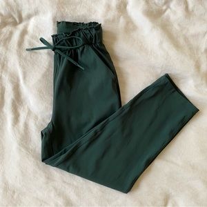 EUC Lululemon Stretch High Rise Pant Crop in Rainforest Green size 0